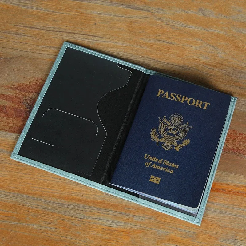Custom Name Passport Cover Mon - đánh giá và giá Monogram Custom Case